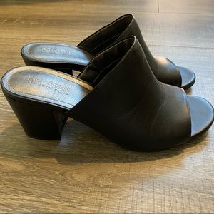 Kenneth Cole Black Leather Mules Size 7